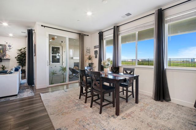 5667 Drifton Way, Sacramento, CA 95835