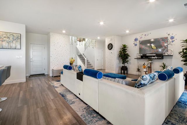 5667 Drifton Way, Sacramento, CA 95835