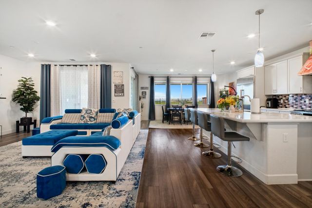 5667 Drifton Way, Sacramento, CA 95835