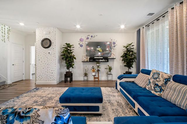 5667 Drifton Way, Sacramento, CA 95835