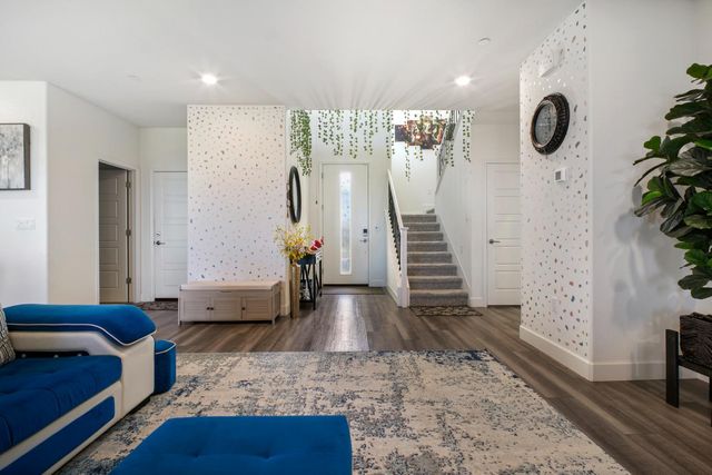 5667 Drifton Way, Sacramento, CA 95835