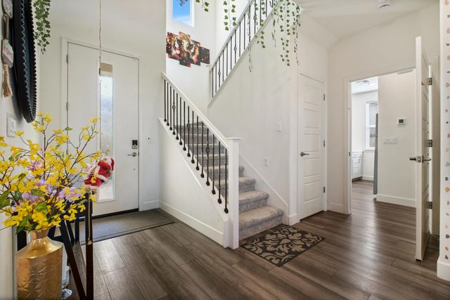 5667 Drifton Way, Sacramento, CA 95835