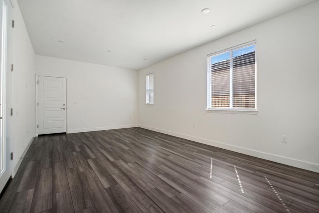 5667 Drifton Way, Sacramento, CA 95835