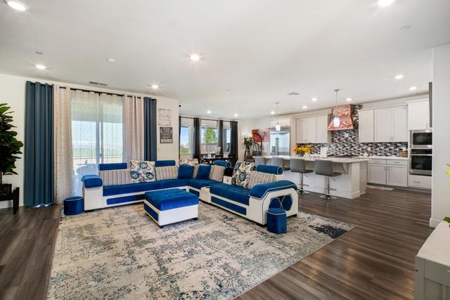 5667 Drifton Way, Sacramento, CA 95835