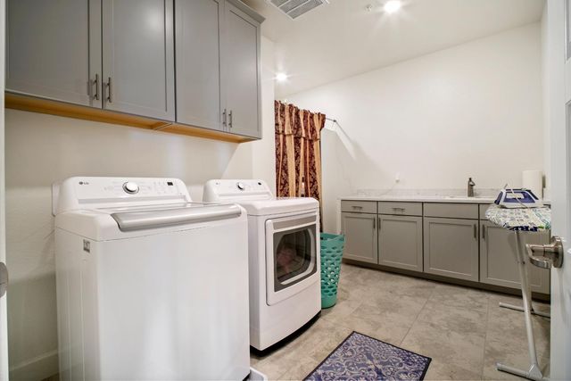 5667 Drifton Way, Sacramento, CA 95835