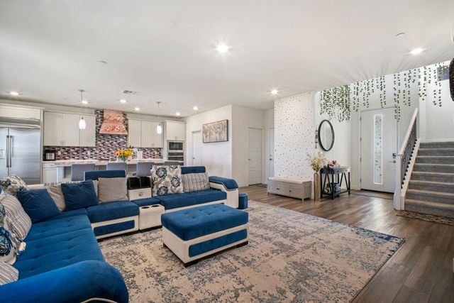 5667 Drifton Way, Sacramento, CA 95835