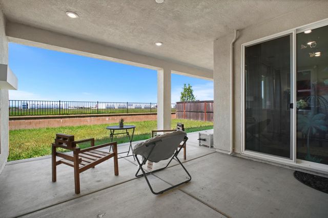 5667 Drifton Way, Sacramento, CA 95835