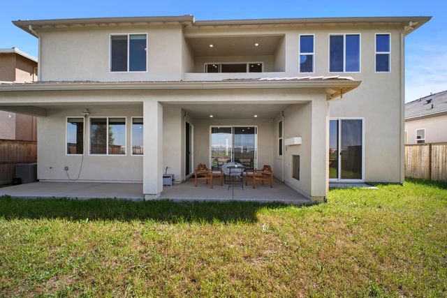 5667 Drifton Way, Sacramento, CA 95835