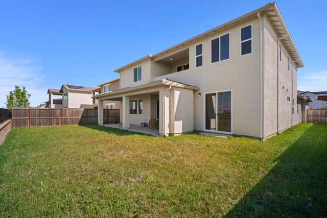 5667 Drifton Way, Sacramento, CA 95835