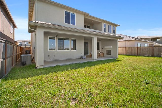 5667 Drifton Way, Sacramento, CA 95835