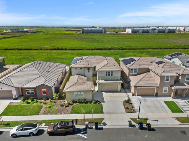 5667 Drifton Way, Sacramento, CA 95835