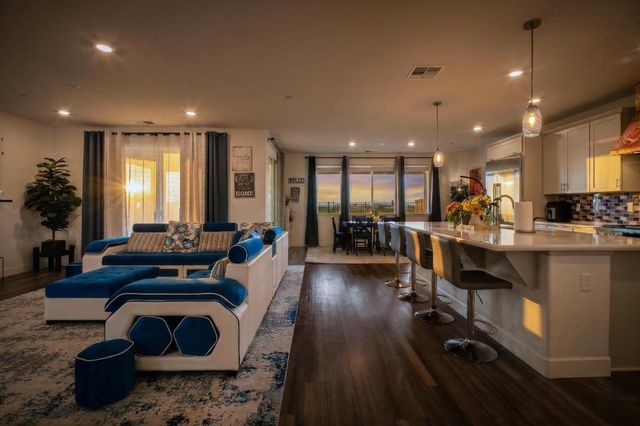 5667 Drifton Way, Sacramento, CA 95835