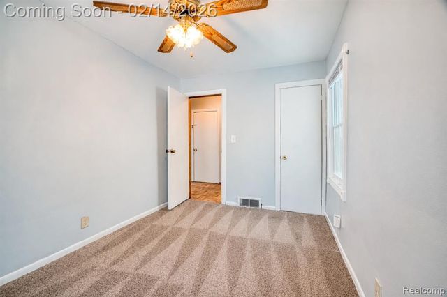 419 W Bernhard Avenue, Hazel Park, MI 48030