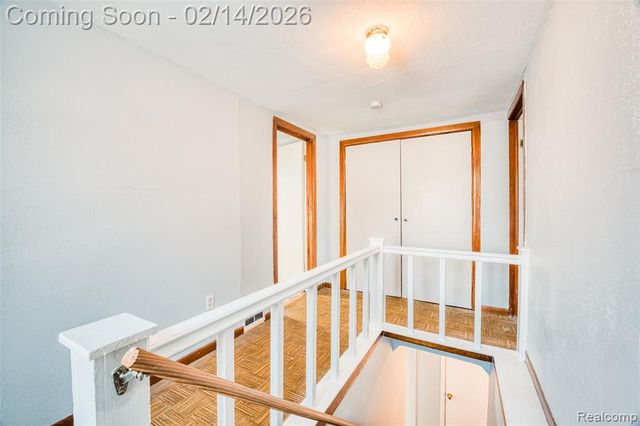 419 W Bernhard Avenue, Hazel Park, MI 48030