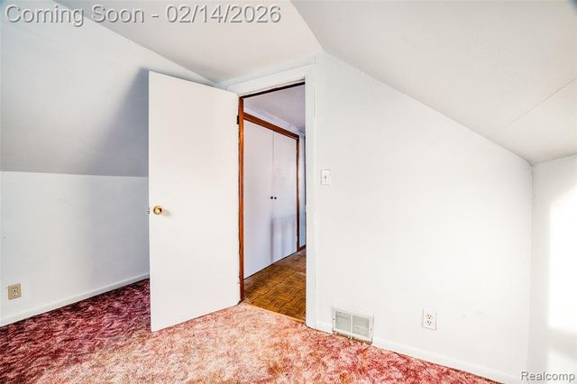 419 W Bernhard Avenue, Hazel Park, MI 48030