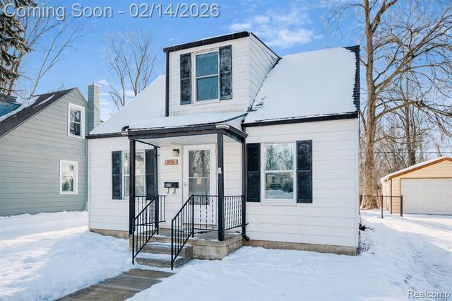 419 W Bernhard Avenue, Hazel Park, MI 48030