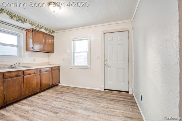 419 W Bernhard Avenue, Hazel Park, MI 48030