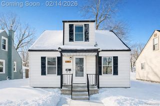 419 W Bernhard Avenue, Hazel Park, MI 48030