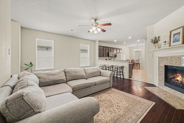 12027 Rockridge Falls Drive, Tomball, TX 77375