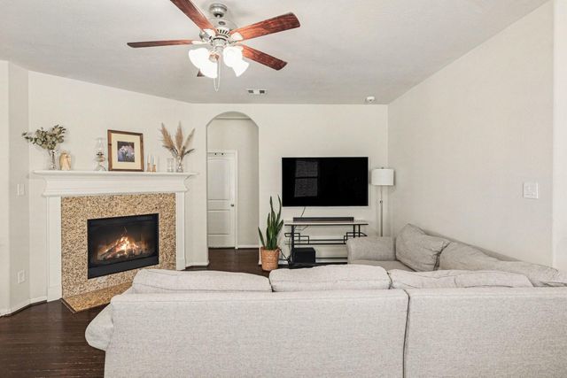 12027 Rockridge Falls Drive, Tomball, TX 77375