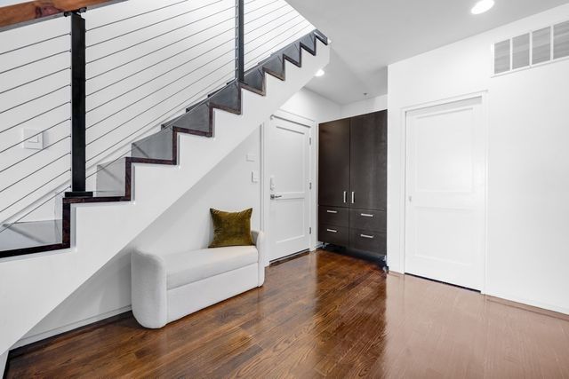 687 E 2nd St 8, Boston, MA 02127