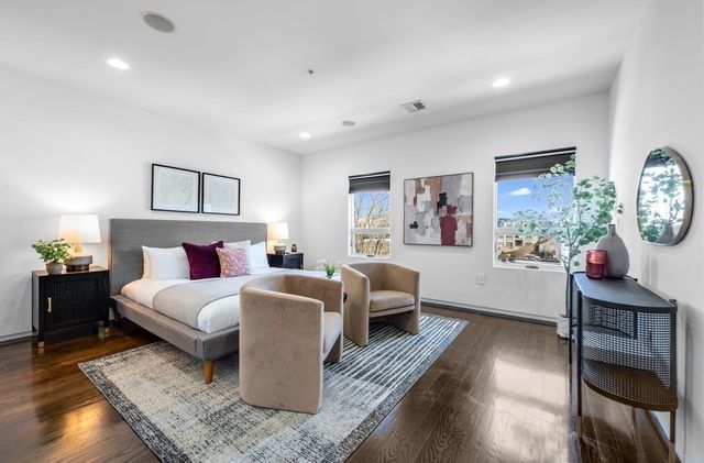 687 E 2nd St 8, Boston, MA 02127