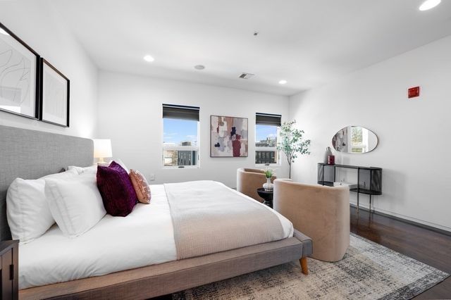 687 E 2nd St 8, Boston, MA 02127