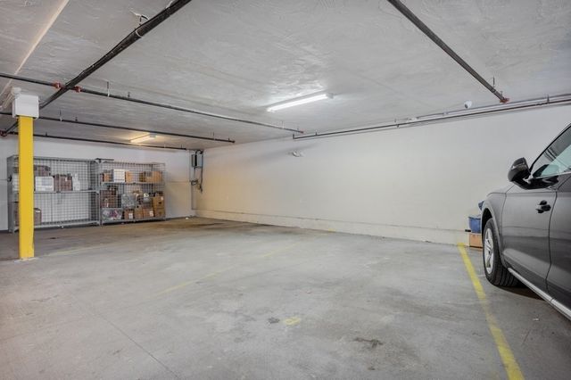 687 E 2nd St 8, Boston, MA 02127