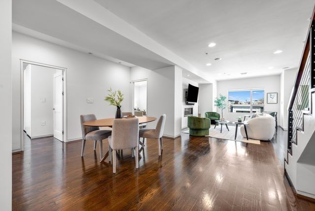 687 E 2nd St 8, Boston, MA 02127