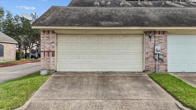 1414 Cypress Cove Street, La Porte, TX 77571