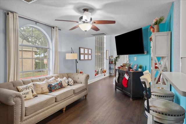 1414 Cypress Cove Street, La Porte, TX 77571