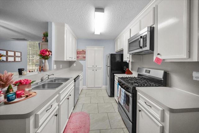 1414 Cypress Cove Street, La Porte, TX 77571