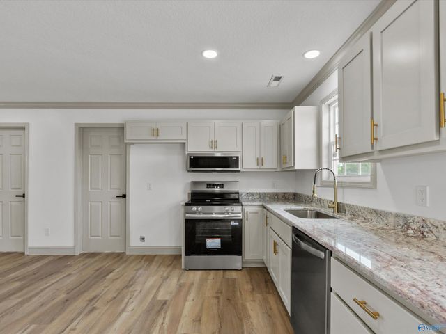 430 Cochran Avenue, Albertville, AL 35951