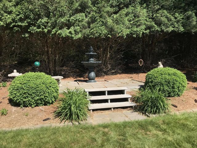 762 N Forest Ridge COURT, Summit, WI 53066