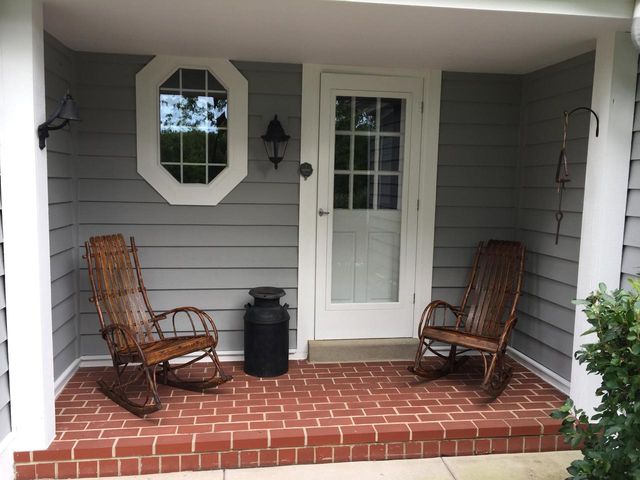 762 N Forest Ridge COURT, Summit, WI 53066