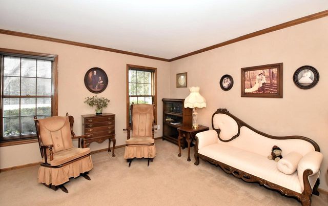 762 N Forest Ridge COURT, Summit, WI 53066