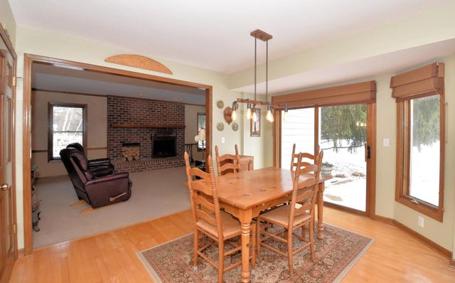 762 N Forest Ridge COURT, Summit, WI 53066