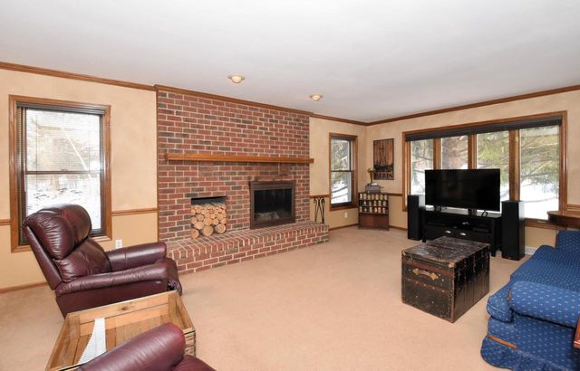 762 N Forest Ridge COURT, Summit, WI 53066