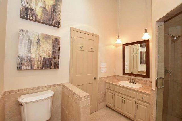 762 N Forest Ridge COURT, Summit, WI 53066