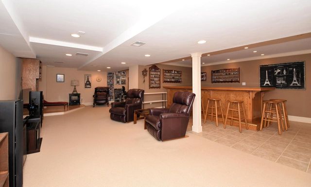 762 N Forest Ridge COURT, Summit, WI 53066