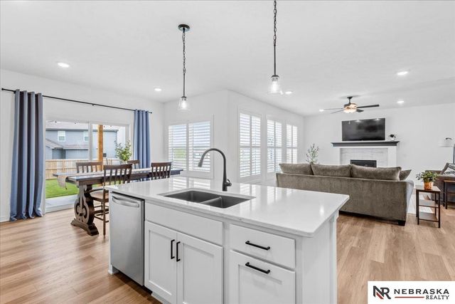 5307 Helwig Avenue, Papillion, NE 68133