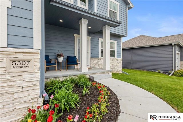 5307 Helwig Avenue, Papillion, NE 68133