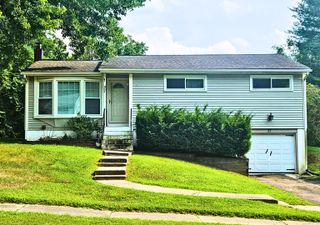 27 Highview Terrace, Enfield, CT 06082