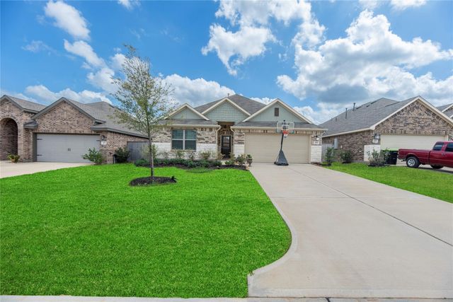 432 Ridge Palm Road, Magnolia, TX 77354
