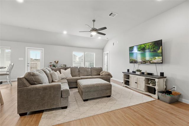 432 Ridge Palm Road, Magnolia, TX 77354