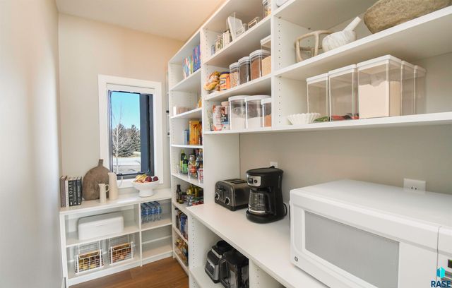 7505 E Donnelly Dr Drive, Sioux Falls, SD 57110