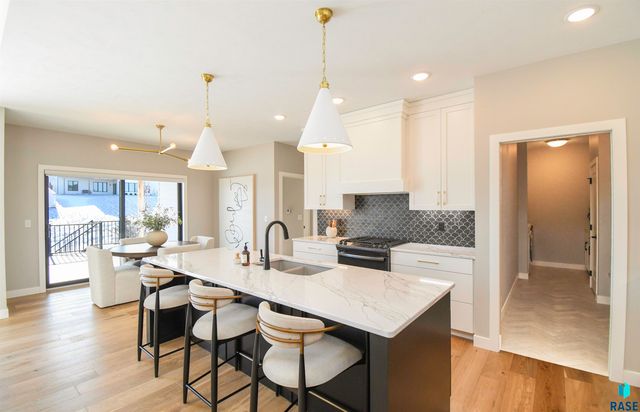 7505 E Donnelly Dr Drive, Sioux Falls, SD 57110