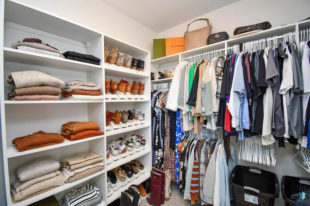 7505 E Donnelly Dr Drive, Sioux Falls, SD 57110