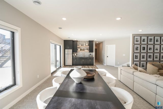 7505 E Donnelly Dr Drive, Sioux Falls, SD 57110