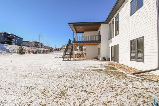 7505 E Donnelly Dr Drive, Sioux Falls, SD 57110